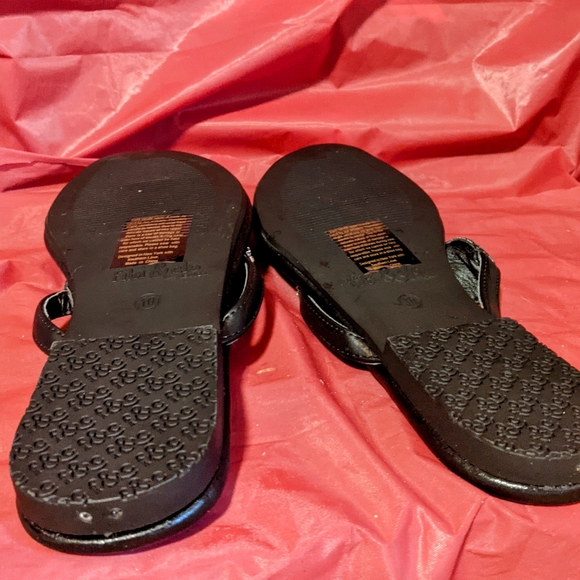 Fibi and Clo Women's New Star Sandals BNT - Picture 2 of 4